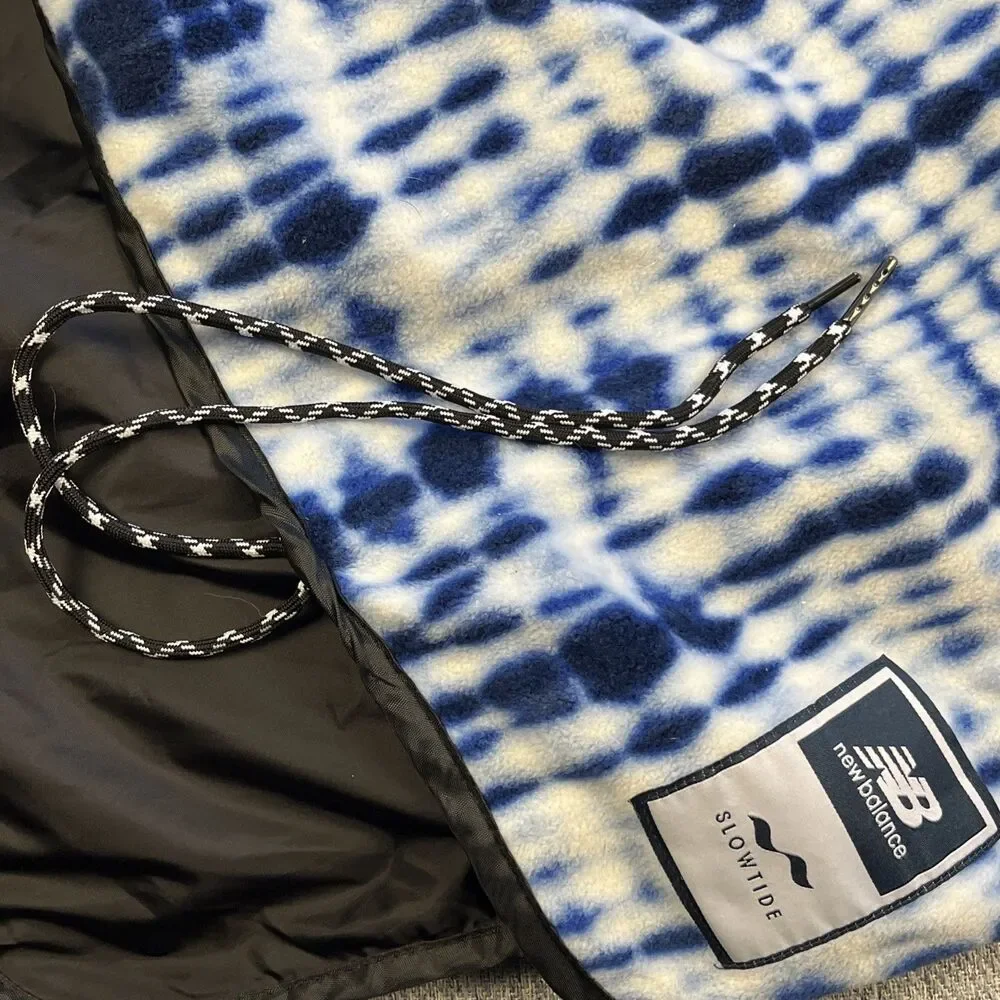 New Balance x Slowtide Camp Blanket Blue Tie Dye Fleece Outdoor Picnic Throw